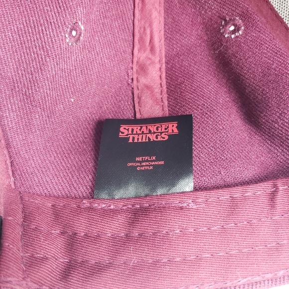 Stranger Things Demogorgon SnapBack Hat - Picture 5 of 5